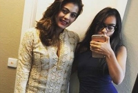 হঠাৎ আলোচনায় অজয়-কাজলের মেয়ে