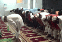 অপ্রাপ্তবয়স্ক হাফেজের পেছনে তারাবির নামাজ পড়া যাবে কি?