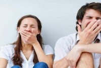 একজনের হাই উঠলেই বাকিদের ওঠে। জানেন, হাই কি ছোঁয়াচে?