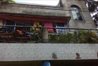 অবৈধ সম্পর্কে বাঁধা, স্ত্রীর গাঁয়ে আগুন দিলেন স্বামী