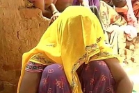 যৌতুক না পেয়ে বউয়ের কপালে ‘বাবা চোর’ লিখে দিল স্বামী!