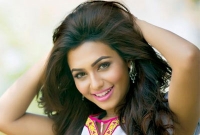 ‘বিগ বস’র জন্য মুম্বাই যাচ্ছেন ঢাকার আলোচিত ফারিয়া