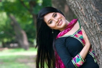 জানেন, মেয়েরা বয়স লুকায় কেন?