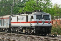 চালক ছাড়াই চলল ট্রেন, তারপর যা ঘটল