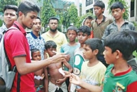 ফেসবুক পেজ থেকে পথশিশুদের খোঁজে