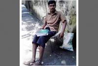 জিনের ভয়ে শেকলবন্দী বাবু!