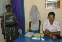 মুরগি রান্না না করায় মাকে হত্যা