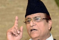 গরুর মাংস খাওয়ায় এক মুসলিমকে পিটিয়ে হত্যা: মোদি সরকারকে যা করতে বললেন আজম খান