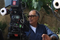 চলে গেলেন ‌‘মুকুটজয়ী’ ইরানি নির্মাতা আব্বাস