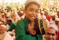 ঈদের আনন্দে বুকটা ফাইটা যায়, কৈ রাখি কারে কই