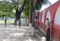 শোলাকিয়ায় বোমা হামলা, পুলিশ নিহত