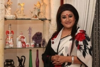 'লক্ষ্মী ভাবীকে গিয়ে জড়িয়ে ধরে বললাম, ভাবী আমার দ্বারা হবে না'