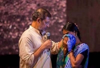 আয়ের ৯০ ভাগই গরিবদের মাঝে বিলিয়ে দেন নায়ক নানা পাটেকা