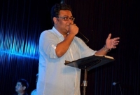 যাত্রা পালায় গান গাইতে চান মন্ত্রী!