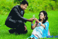 যে লক্ষ্যণগুলোতে বুঝতে পারবেন ভালোবাসার মানুষটি আপনাকে নিয়ে ভাবেন কিনা?