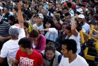 খাবার কিনতে ভেনিজুয়েলা থেকে কলম্বিয়া অভিমুখে জনস্রোত