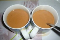 জেনে নিন, উপকারি কোনটা, দুধ চা নাকি লিকার চা?