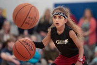 মাত্র ৬ বছর বয়সে বিশ্ব মাতাচ্ছে এই মেয়ে