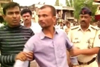 মুখে পিঁয়াজ ঢুকিয়ে শিশুকন্যাকে মেরে ফেরলো পাষন্ড বাবা