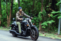 হেলমেট না পরেও দিব্যি সুপার হিরো যারা!