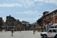 কাশ্মিরে সহিংসতার আশঙ্কায় জুমার নামাজের আগ থেকেই কারফিউ জারি