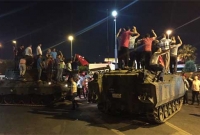 প্রেসিডেন্টের আহ্বানে তুরস্কের গণতন্ত্রপন্থিরা রাস্তায়