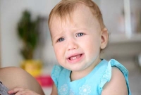 আপনাকে দেখেই কেন বাচ্চারা কেঁদে ওঠে? কারণ জানলে আপনিও কাঁদবেন!