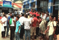 গাড়িতে দু’ফোঁটা রঙ পড়ায় মিস্ত্রিকে পিটিয়ে মারলেন ডাক্তার