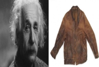 আইনস্টাইনের ‘গন্ধওয়ালা’ পুরনো জ্যাকেটের দাম শুনলে সত্যিই চমকে যাবেন!