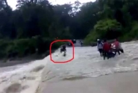 বাইক চালিয়ে দুঃসাহস দেখাতে গিয়ে পরিণতি যা ঘটলো!