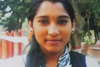 জঙ্গি হতে নয়, প্রেমের টানে ঘর ছেড়েছেন তরুণী! জঙ্গি হতে নয়, প্রেমের টানে ঘর ছেড়েছেন তরুণী!