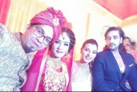 স্বামীকে কী উপহার দিলেন নায়িকা মাহি?