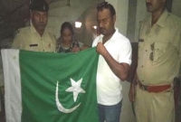 কাশ্মীরের পর এবার বিহারেও উড়ছে পাকিস্তানের পতাকা!