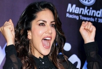 যে খাবার খেতে সানি লিওন ভীষণ ভালোবাসেন