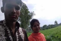 প্রেমিকার চোখে জল, চাকরি বাঁচাতে মন গললো নিষ্ঠুর প্রেমিকের