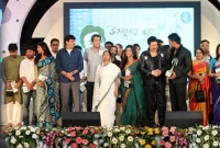 মহানায়ক সন্মাননা পেলেন যে তারকারা