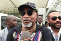 মহিলা শিল্পীকে লাথি মারার অভিযোগে জনপ্রিয় গায়ক বহিষ্কার