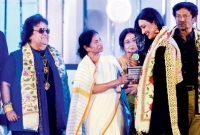  অভিনেত্রী ঋতুপর্ণাকে সস্নেহ কটাক্ষ করলেন মুখ্যমন্ত্রী মমতা