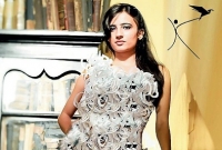 কাগজের পোশাক বানিয়ে চমক পড়ুয়াদের