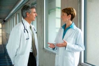 জানেন, ডাক্তাররা প্রায় সকলেই সাদা অ্যাপ্রন পরেন কেন?