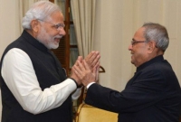 ‘অভিভাবকের মতো হাত ধরে আমাকে দিল্লি চিনিয়েছেন প্রণবদা’