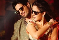 এবার চিকনি চামেলির ‘কালা চশমা’-র ঝলক