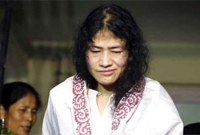 অবশেষে ১৬ বছরের অনশন ভঙ্গ করে নতুন সিদ্ধান্তে শর্মিলা চানু