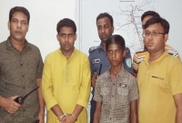 ‌‘ভাই-কাকা-মামা আমারে মাইরো না, আমি চুরি করি নাই’