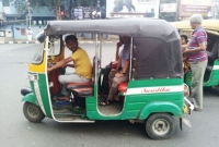 অটোচালকদের এই বিষয়টি কখনো খেয়াল করেছেন?