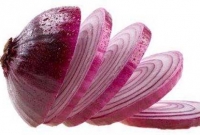 পেঁয়াজ কাটার সময় চোখে জল আসে কেন, জানেন?