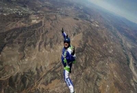  দুঃসাহসিক এক লোকের কাণ্ড, ২৫ হাজার ফুট উঁচু থেকে ঝাঁপ!