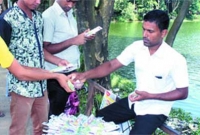 গুলশান হলি আর্টিজানের কর্মী এখন হকার