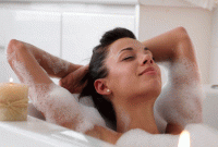 মেয়েরা গোসল করার সময়ে কী কী চিন্তা করে?