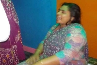 বিলাপ করছেন মেয়ে, ‘আব্বা তো মাদক ব্যবসায়ী না, পানের দোকানদার’